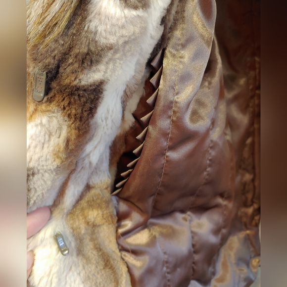 Fuax Fur Vest by Adrienne Landau - Picture 5 of 5